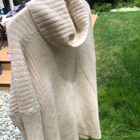 Denver Hayes sweater - Picture 4 of 7